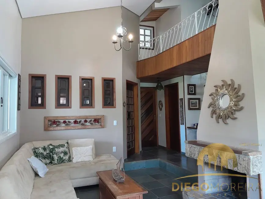 Casa de Condomínio com 3 quartos à venda, 331m2 em Parque Arco Iris, Atibaia - SP - imagem 2 Foto 2 de Casa de Condomínio com 3 quartos à venda, 331m2 em Parque Arco Iris, Atibaia - SP