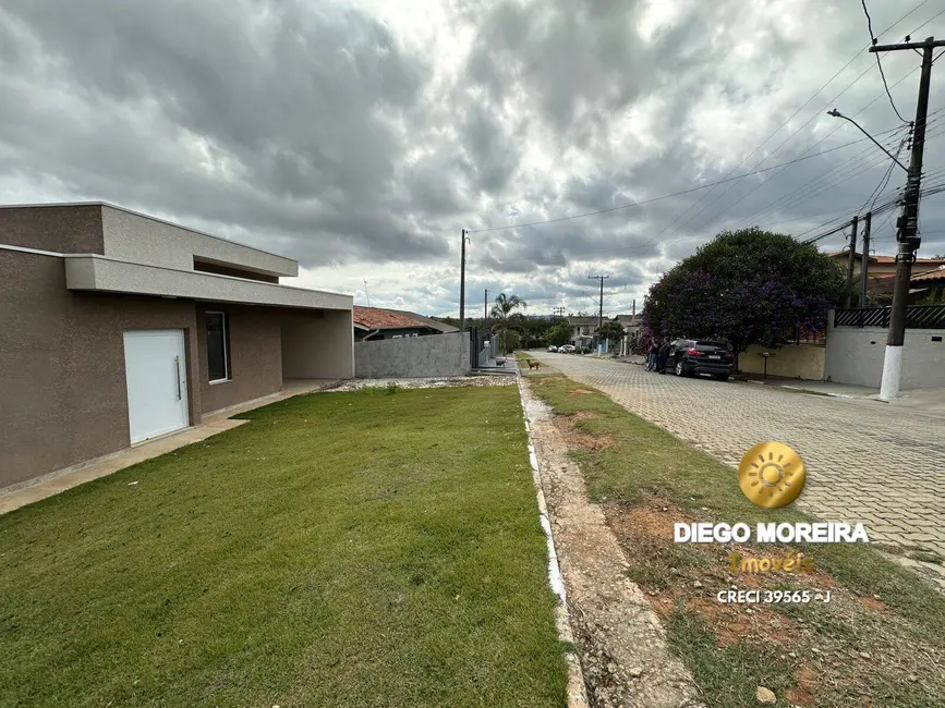 Casa de Condomínio com 3 quartos à venda, 510m2 em Jardim Shangri-Lá, Atibaia - SP - imagem 3 Foto 3 de Casa de Condomínio com 3 quartos à venda, 510m2 em Jardim Shangri-Lá, Atibaia - SP