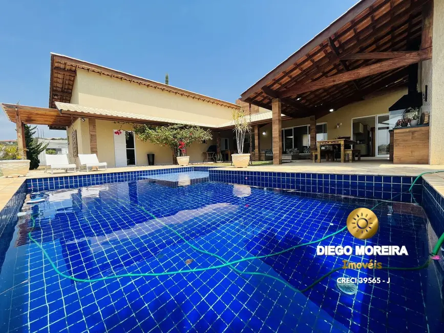 Foto 1 de Casa de Condomínio com 4 quartos à venda, 1000m2 em Piracaia - SP