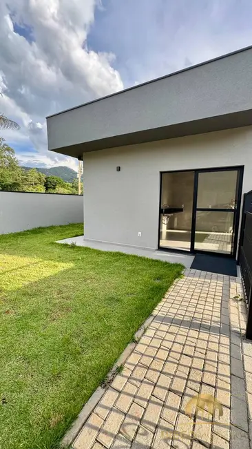 Foto 2 de Casa de Condomínio com 3 quartos para alugar, 112m2 em Marmeleiro, Atibaia - SP
