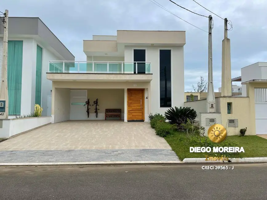 Foto 1 de Casa de Condomínio com 4 quartos à venda, 300m2 em Itanhaem - SP