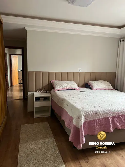 Foto 9 de Casa com 3 quartos à venda, 240m2 em Retiro das Fontes, Atibaia - SP