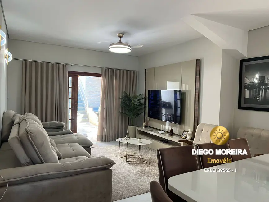 Foto 2 de Casa com 3 quartos à venda, 240m2 em Retiro das Fontes, Atibaia - SP
