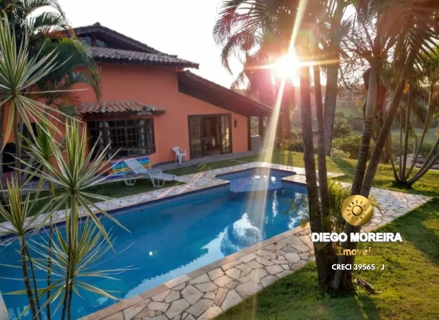 Chácara com 3 quartos à venda, 1156m2 em Piracaia - SP - imagem 1 Foto 1 de Chácara com 3 quartos à venda, 1156m2 em Piracaia - SP