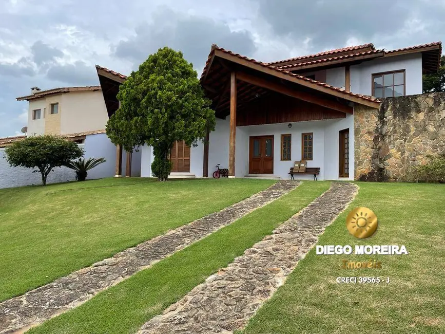 Chácara com 3 quartos à venda, 1420m2 em Batatuba, Piracaia - SP - imagem 3 Foto 3 de Chácara com 3 quartos à venda, 1420m2 em Batatuba, Piracaia - SP