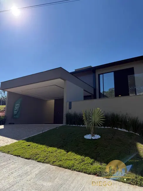 Foto 1 de Casa de Condomínio com 3 quartos à venda, 209m2 em Boa Vista, Atibaia - SP
