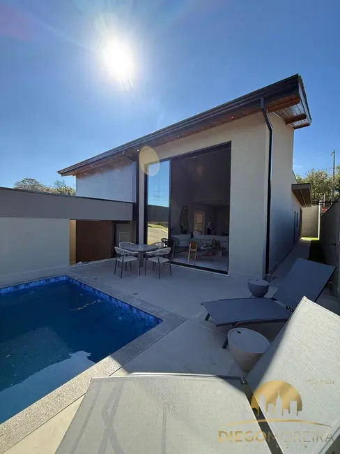 Foto 2 de Casa de Condomínio com 3 quartos à venda, 209m2 em Boa Vista, Atibaia - SP