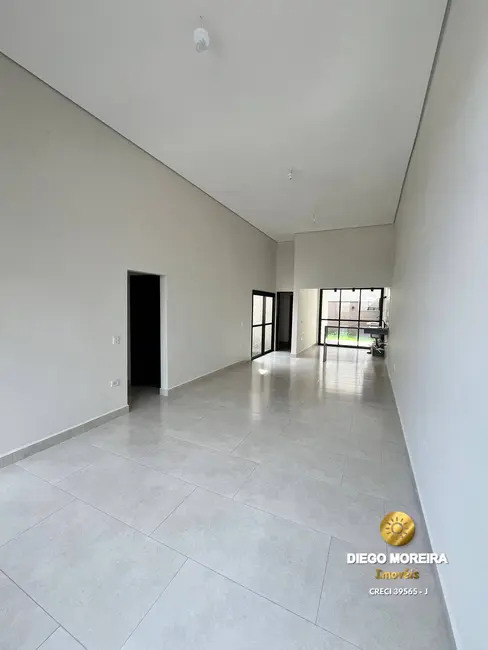 Casa com 3 quartos à venda, 103m2 em Nova Cerejeira, Atibaia - SP - imagem 3 Foto 3 de Casa com 3 quartos à venda, 103m2 em Nova Cerejeira, Atibaia - SP