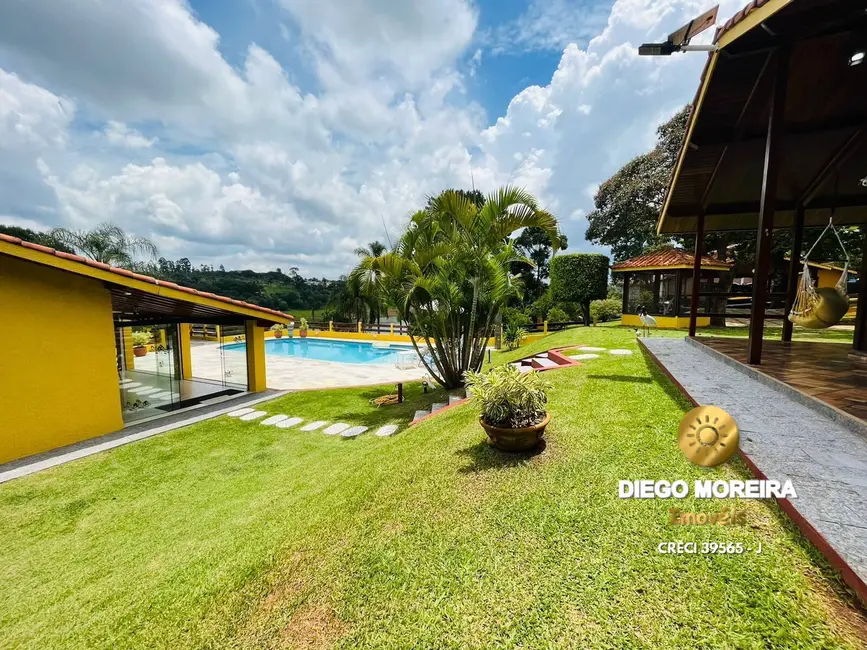 Chácara com 5 quartos à venda, 2806m2 em Piracaia - SP - imagem 3 Foto 3 de Chácara com 5 quartos à venda, 2806m2 em Piracaia - SP