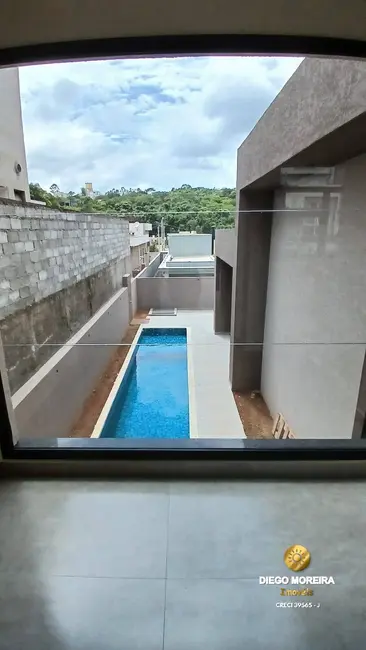 Foto 3 de Casa de Condomínio com 3 quartos à venda, 360m2 em Chácaras Maringá, Atibaia - SP