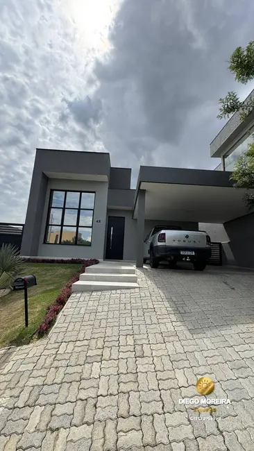 Foto 1 de Casa de Condomínio com 3 quartos à venda e para alugar, 180m2 em Rio Abaixo, Atibaia - SP