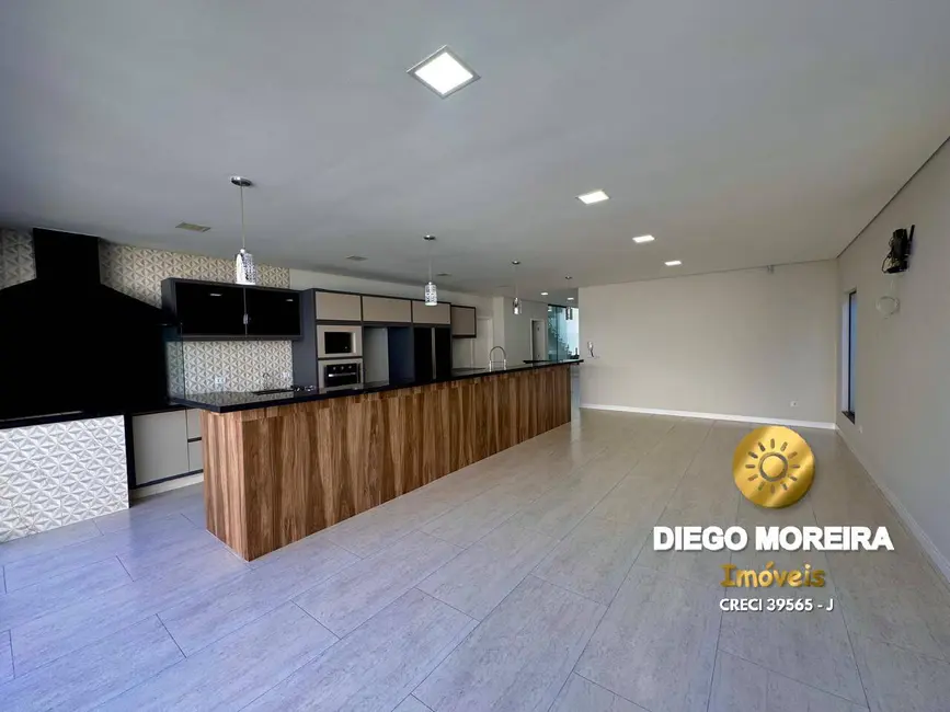 Foto 8 de Casa com 3 quartos à venda, 400m2 em Vila Petrópolis, Atibaia - SP