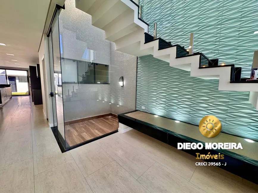 Foto 3 de Casa com 3 quartos à venda, 400m2 em Vila Petrópolis, Atibaia - SP