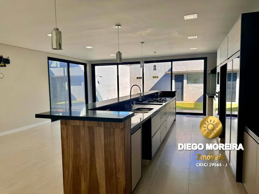 Foto 5 de Casa com 3 quartos à venda, 400m2 em Vila Petrópolis, Atibaia - SP