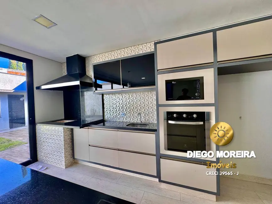 Foto 9 de Casa com 3 quartos à venda, 400m2 em Vila Petrópolis, Atibaia - SP