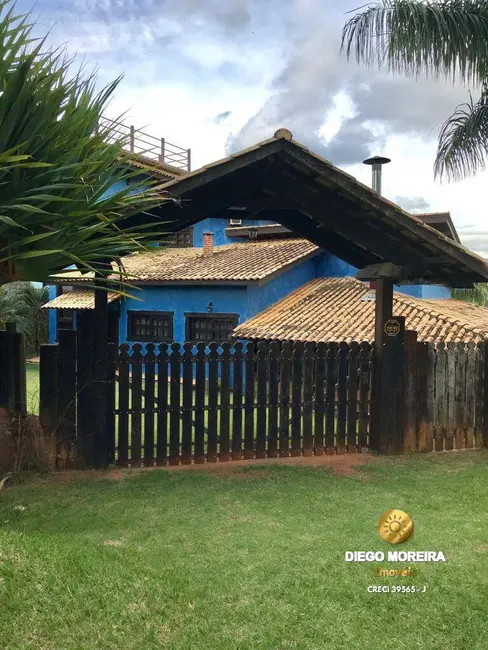 Chácara com 4 quartos à venda, 1621m2 em Piracaia - SP - imagem 3 Foto 3 de Chácara com 4 quartos à venda, 1621m2 em Piracaia - SP