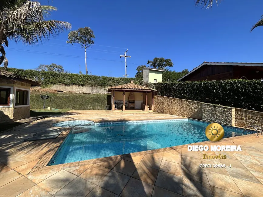 Chácara com 6 quartos à venda, 2000m2 em Piracaia - SP - imagem 4 Foto 4 de Chácara com 6 quartos à venda, 2000m2 em Piracaia - SP