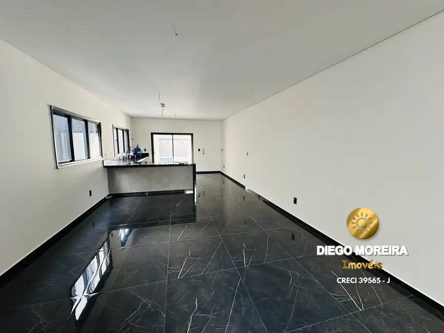 Foto 3 de Casa com 3 quartos à venda e para alugar, 180m2 em Vila Petrópolis, Atibaia - SP