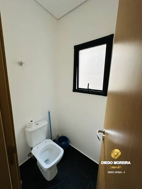 Foto 4 de Casa com 3 quartos à venda e para alugar, 180m2 em Vila Petrópolis, Atibaia - SP