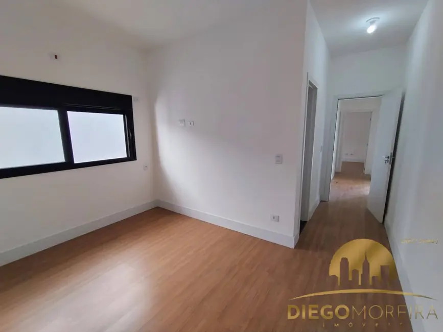 Casa de Condomínio com 3 quartos à venda, 220m2 em Jardim Estância Brasil, Atibaia - SP - imagem 5 Foto 5 de Casa de Condomínio com 3 quartos à venda, 220m2 em Jardim Estância Brasil, Atibaia - SP