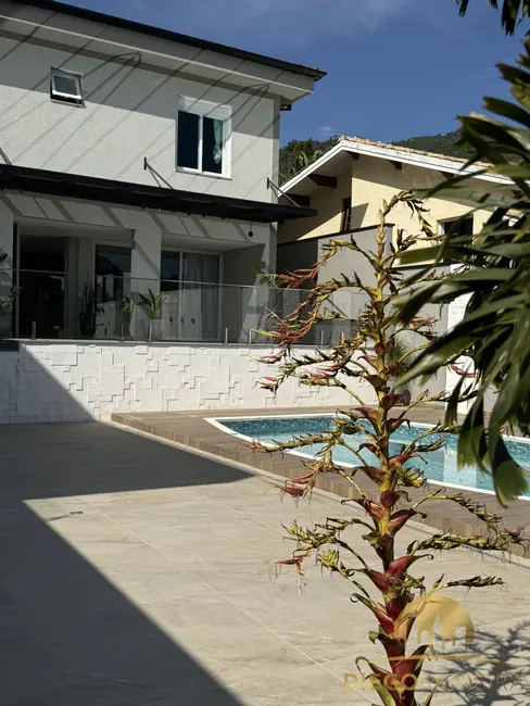 Foto 2 de Casa de Condomínio com 3 quartos à venda e para alugar, 360m2 em Jardim Maristela, Atibaia - SP