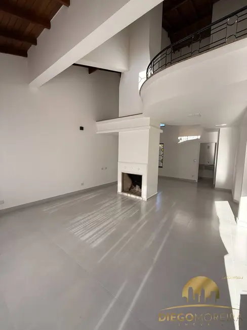 Casa de Condomínio com 3 quartos para alugar, 184m2 em Vila Santista, Atibaia - SP - imagem 7 Foto 7 de Casa de Condomínio com 3 quartos para alugar, 184m2 em Vila Santista, Atibaia - SP