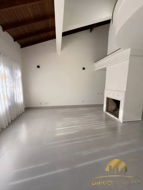 Casa de Condomínio com 3 quartos para alugar, 184m2 em Vila Santista, Atibaia - SP - imagem 9 Foto 9 de Casa de Condomínio com 3 quartos para alugar, 184m2 em Vila Santista, Atibaia - SP