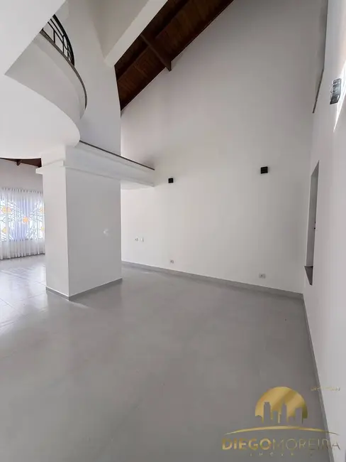 Casa de Condomínio com 3 quartos para alugar, 184m2 em Vila Santista, Atibaia - SP - imagem 8 Foto 8 de Casa de Condomínio com 3 quartos para alugar, 184m2 em Vila Santista, Atibaia - SP