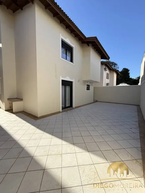 Casa de Condomínio com 3 quartos para alugar, 184m2 em Vila Santista, Atibaia - SP - imagem 3 Foto 3 de Casa de Condomínio com 3 quartos para alugar, 184m2 em Vila Santista, Atibaia - SP