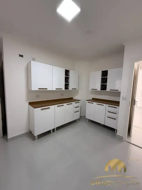 Casa de Condomínio com 3 quartos para alugar, 184m2 em Vila Santista, Atibaia - SP - imagem 5 Foto 5 de Casa de Condomínio com 3 quartos para alugar, 184m2 em Vila Santista, Atibaia - SP