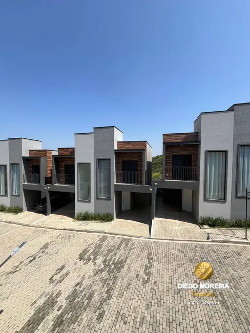 Foto 2 de Casa de Condomínio com 2 quartos à venda, 80m2 em Jardim Santo Antônio, Atibaia - SP
