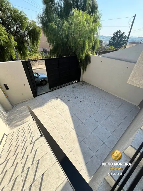Foto 3 de Casa com 3 quartos à venda, 175m2 em Nova Cerejeira, Atibaia - SP