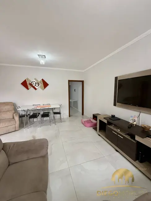 Foto 2 de Casa com 2 quartos à venda, 160m2 em Atibaia Jardim, Atibaia - SP