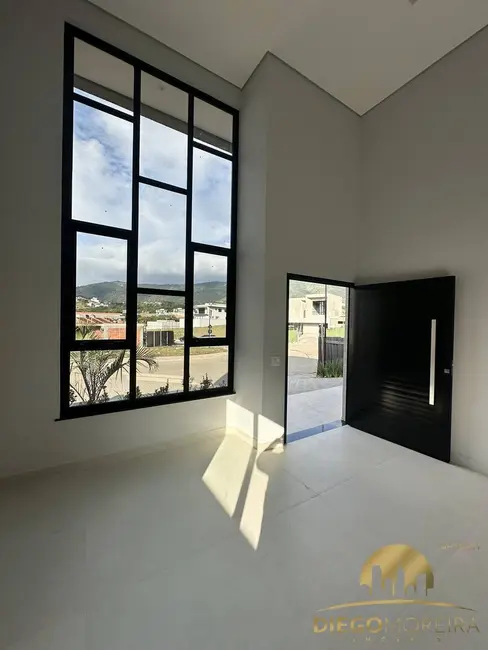 Casa de Condomínio com 3 quartos à venda, 360m2 em San Fernando Valley, Atibaia - SP - imagem 4 Foto 4 de Casa de Condomínio com 3 quartos à venda, 360m2 em San Fernando Valley, Atibaia - SP