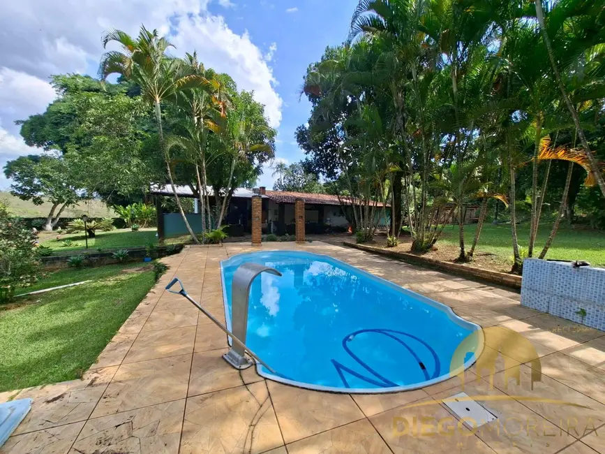 Foto 1 de Sítio / Rancho com 6 quartos à venda, 44000m2 em Piracangaguá II, Taubate - SP