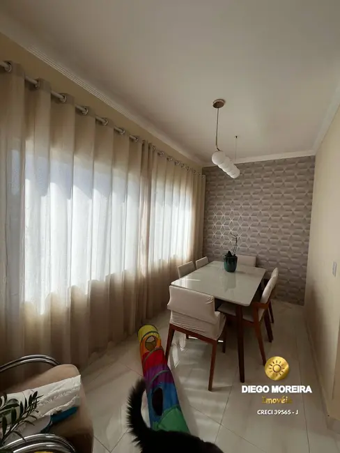 Casa com 3 quartos à venda, 160m2 em Atibaia - SP - imagem 4 Foto 4 de Casa com 3 quartos à venda, 160m2 em Atibaia - SP