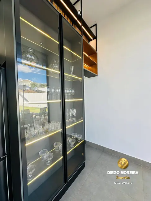 Foto 6 de Casa de Condomínio com 4 quartos à venda, 260m2 em Usina, Atibaia - SP