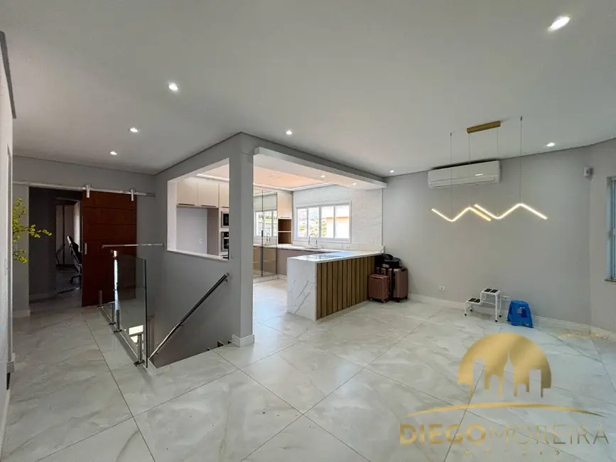 Casa com 3 quartos à venda, 365m2 em Jardim Jaraguá, Atibaia - SP - imagem 5 Foto 5 de Casa com 3 quartos à venda, 365m2 em Jardim Jaraguá, Atibaia - SP