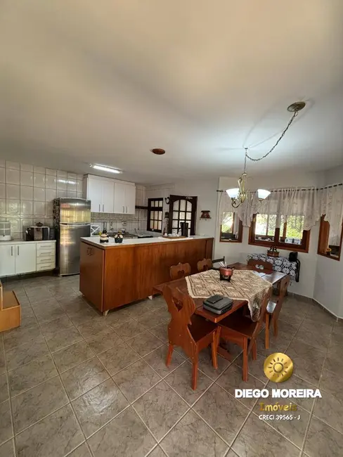 Chácara com 4 quartos à venda, 288m2 em Piracaia - SP - imagem 3 Foto 3 de Chácara com 4 quartos à venda, 288m2 em Piracaia - SP