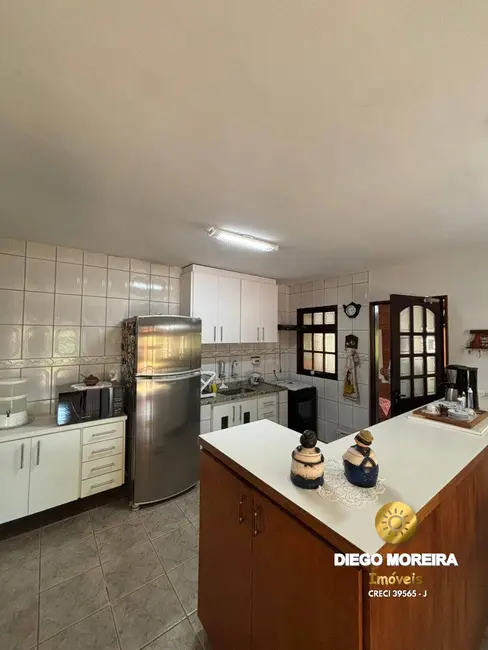 Chácara com 4 quartos à venda, 288m2 em Piracaia - SP - imagem 5 Foto 5 de Chácara com 4 quartos à venda, 288m2 em Piracaia - SP