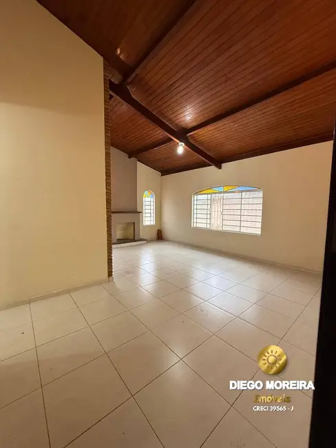 Foto 4 de Casa com 3 quartos para alugar, 160m2 em Vila Petrópolis, Atibaia - SP