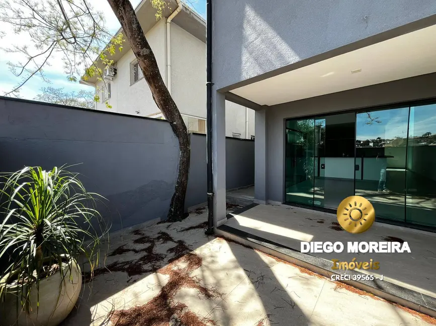 Foto 2 de Casa com 3 quartos à venda, 150m2 em Jardim Maristela, Atibaia - SP