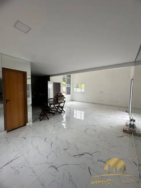 Foto 3 de Chácara com 3 quartos à venda, 130m2 em Estância Santa Maria do Portão, Atibaia - SP