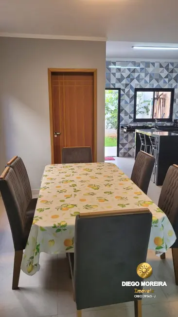 Foto 2 de Casa com 4 quartos à venda, 164m2 em Nova Cerejeira, Atibaia - SP