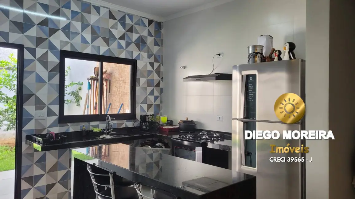 Foto 5 de Casa com 4 quartos à venda, 164m2 em Nova Cerejeira, Atibaia - SP