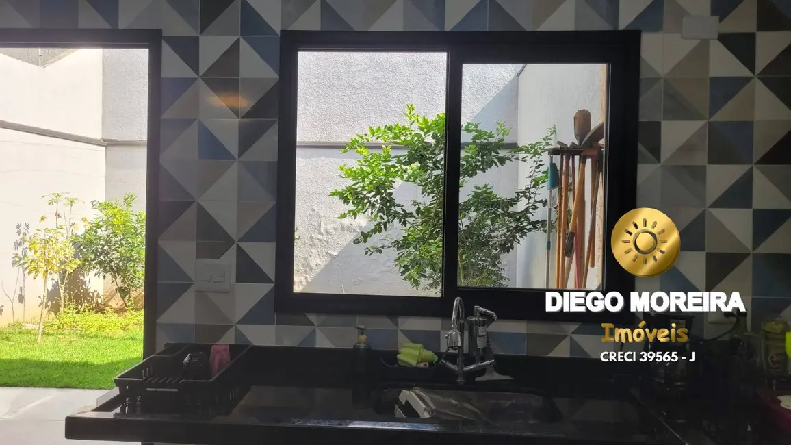 Foto 8 de Casa com 4 quartos à venda, 164m2 em Nova Cerejeira, Atibaia - SP