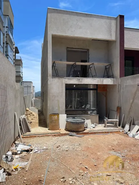 Casa com 3 quartos à venda, 170m2 em Jardim dos Pinheiros, Atibaia - SP - imagem 1 Foto 1 de Casa com 3 quartos à venda, 170m2 em Jardim dos Pinheiros, Atibaia - SP