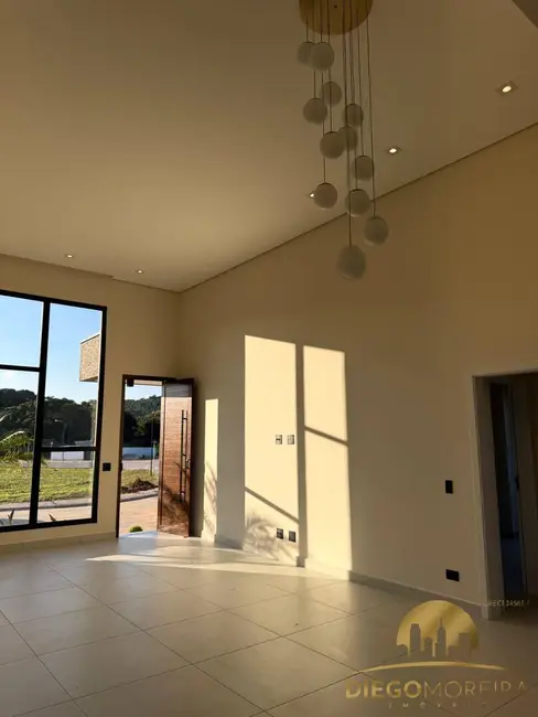 Casa de Condomínio com 3 quartos à venda, 192m2 em Atibaia - SP - imagem 5 Foto 5 de Casa de Condomínio com 3 quartos à venda, 192m2 em Atibaia - SP