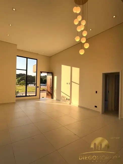 Casa de Condomínio com 3 quartos à venda, 192m2 em Atibaia - SP - imagem 3 Foto 3 de Casa de Condomínio com 3 quartos à venda, 192m2 em Atibaia - SP
