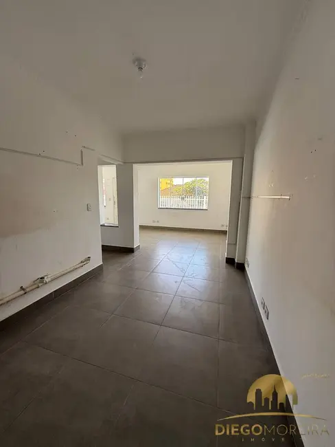 Casa com 3 quartos para alugar, 225m2 em Alvinópolis, Atibaia - SP - imagem 6 Foto 6 de Casa com 3 quartos para alugar, 225m2 em Alvinópolis, Atibaia - SP